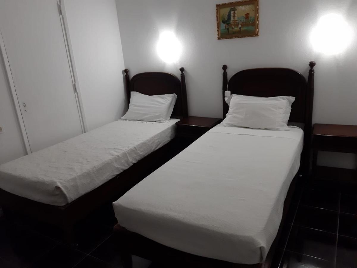 Residencial Miradoiro Guest House Portimao Luaran gambar
